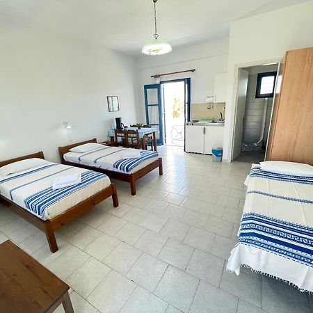 Thalassitis Coastal Apartments ペリヴォラス エクステリア 写真