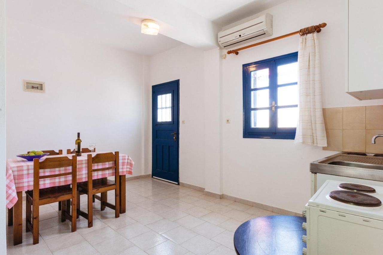 Thalassitis Coastal Apartments ペリヴォラス エクステリア 写真