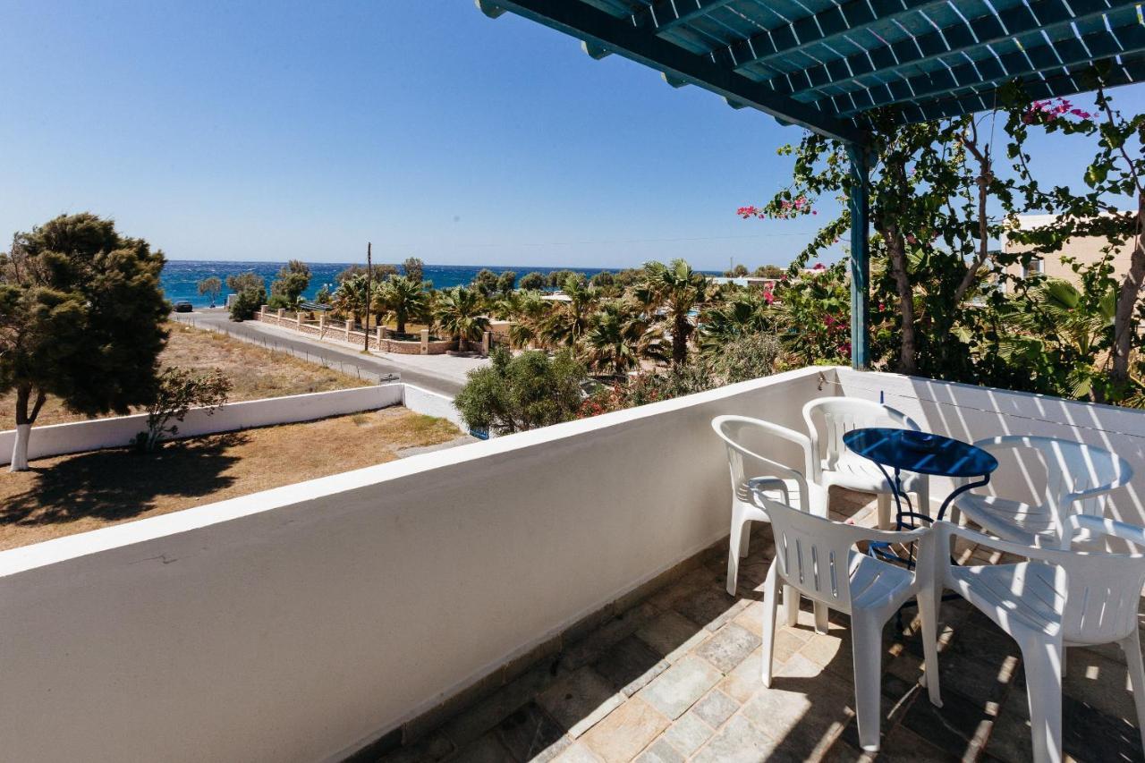 Thalassitis Coastal Apartments ペリヴォラス エクステリア 写真