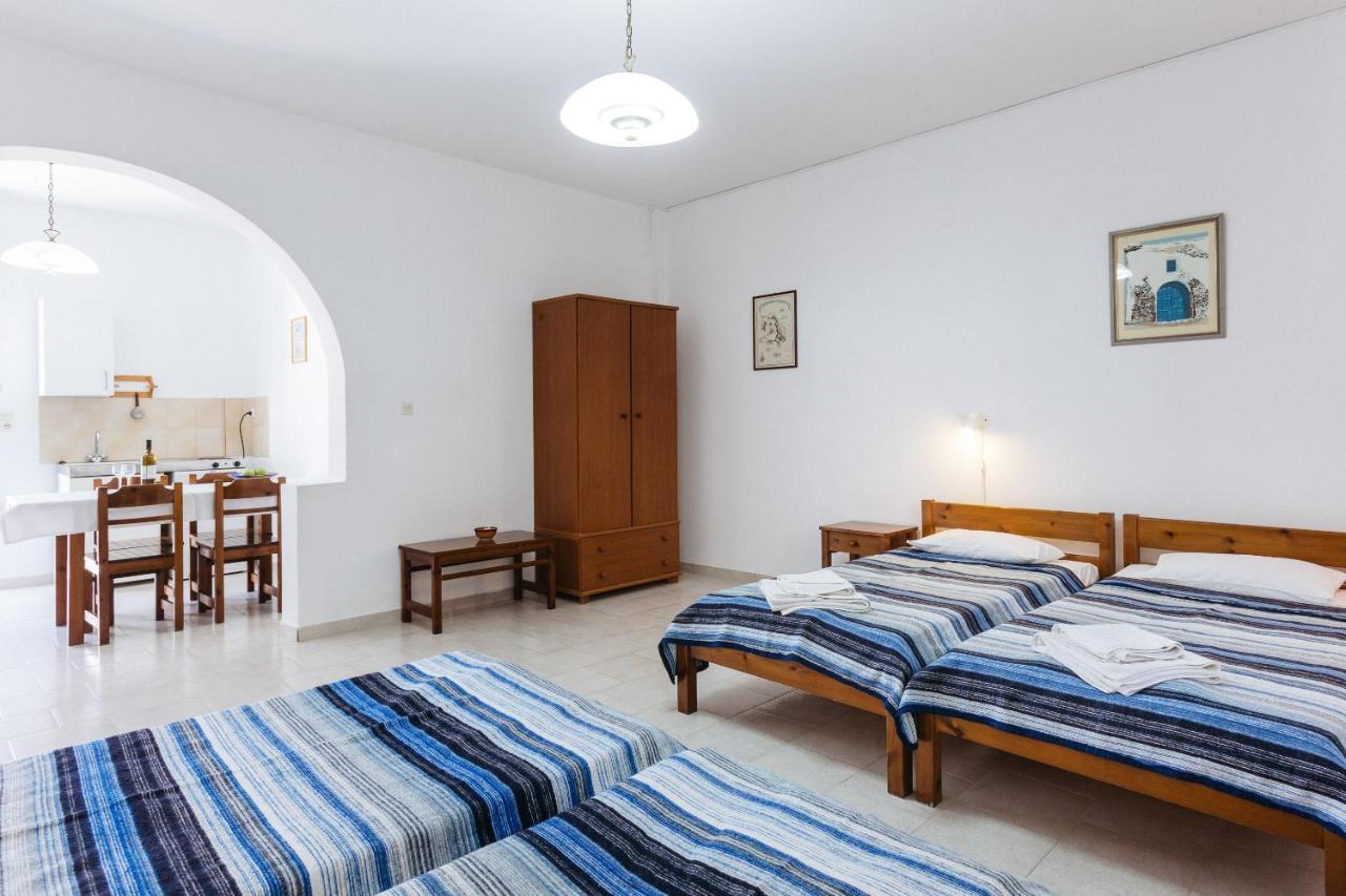 Thalassitis Coastal Apartments ペリヴォラス エクステリア 写真