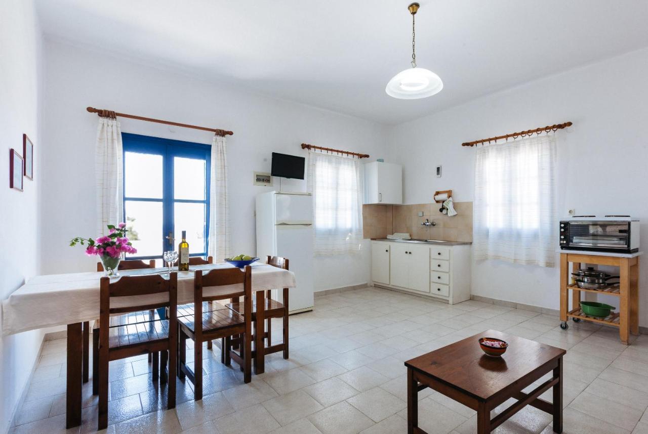 Thalassitis Coastal Apartments ペリヴォラス エクステリア 写真