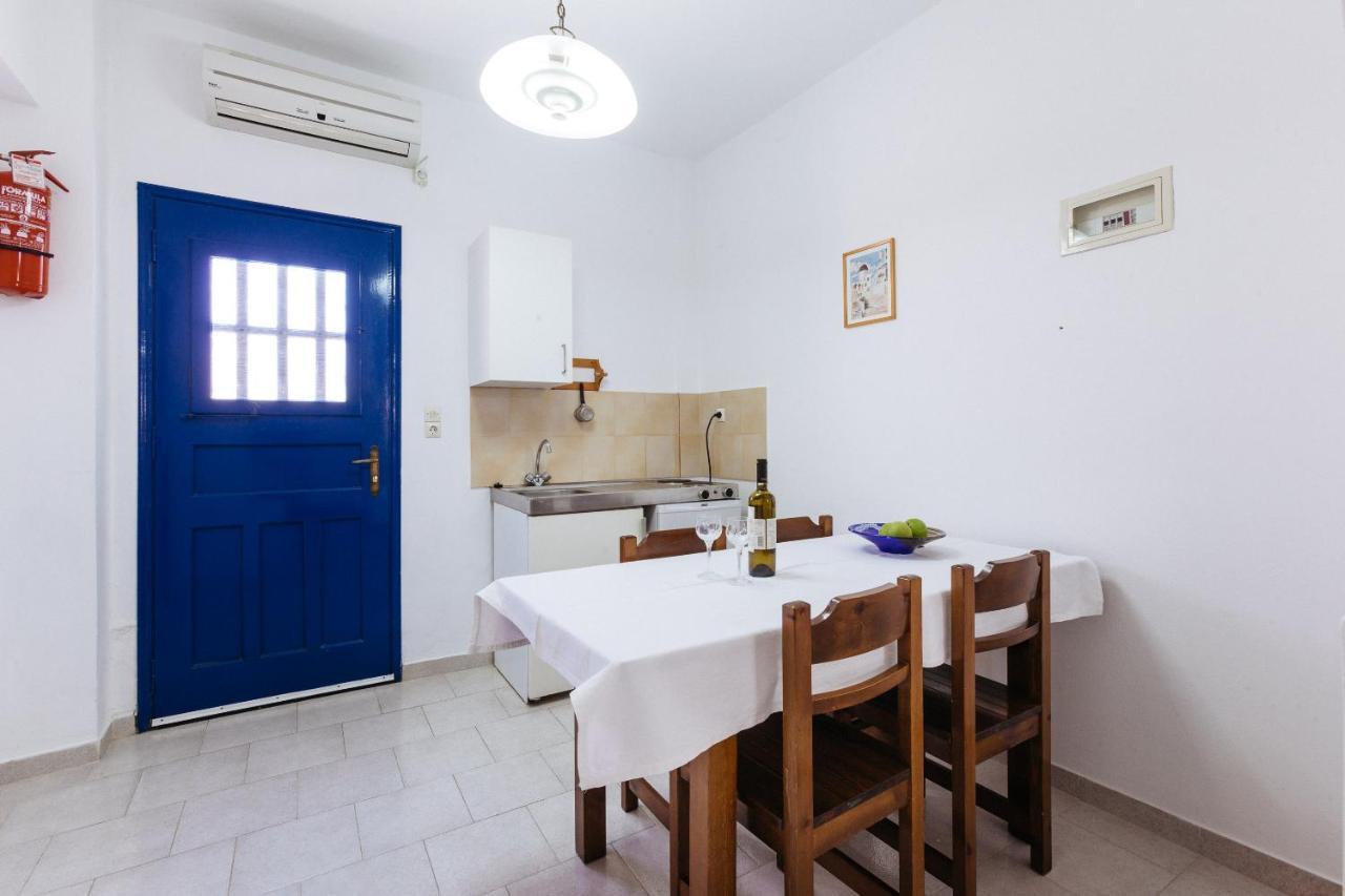 Thalassitis Coastal Apartments ペリヴォラス エクステリア 写真