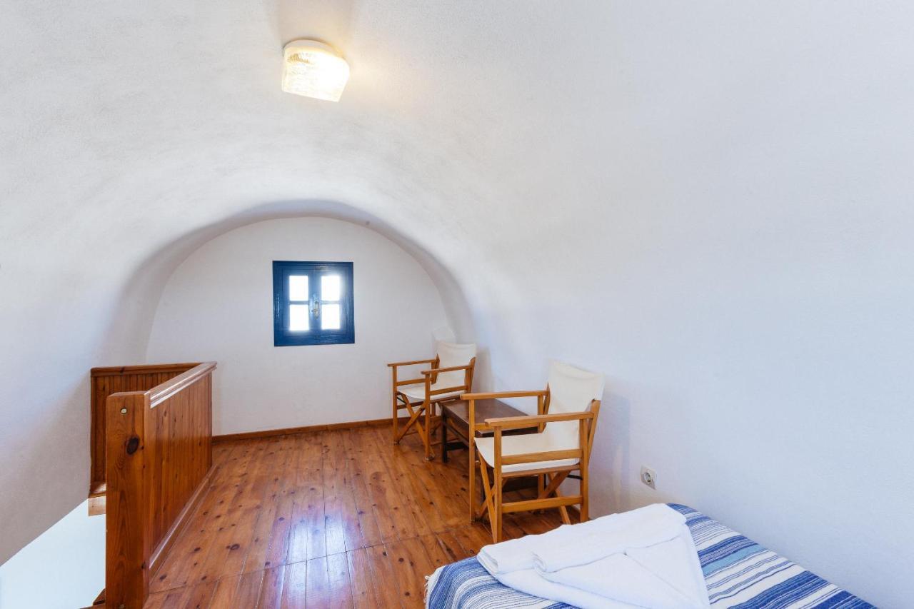 Thalassitis Coastal Apartments ペリヴォラス エクステリア 写真