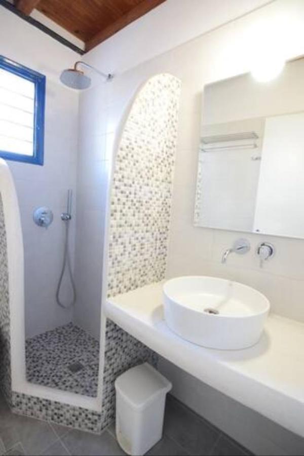 Thalassitis Coastal Apartments ペリヴォラス エクステリア 写真