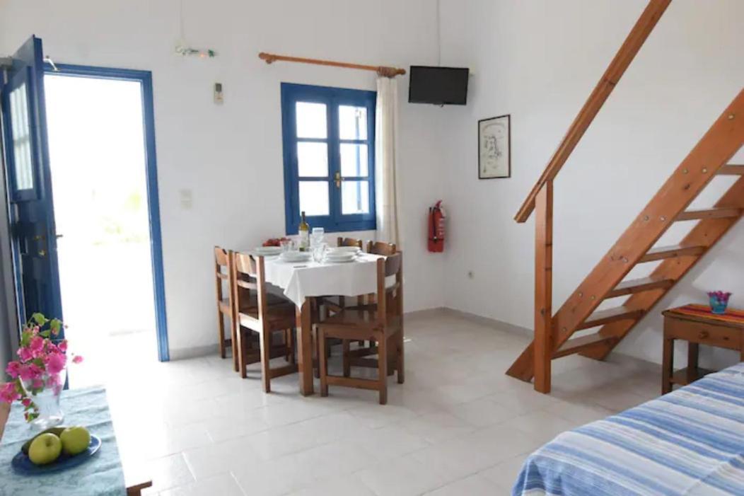 Thalassitis Coastal Apartments ペリヴォラス エクステリア 写真