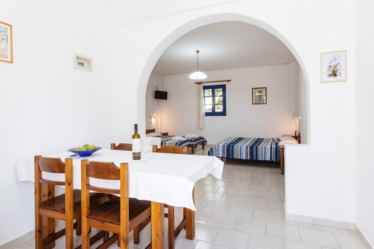 Thalassitis Coastal Apartments ペリヴォラス エクステリア 写真