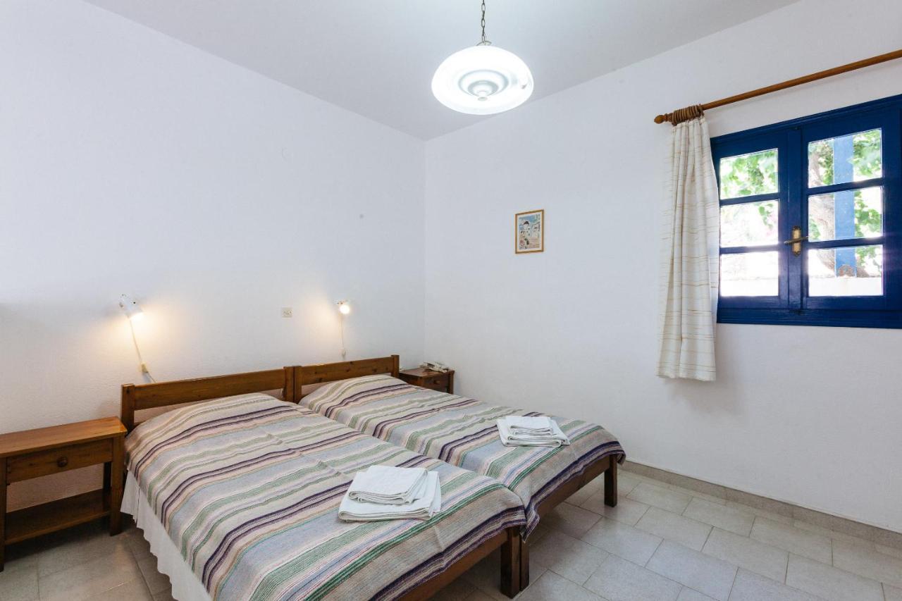 Thalassitis Coastal Apartments ペリヴォラス エクステリア 写真