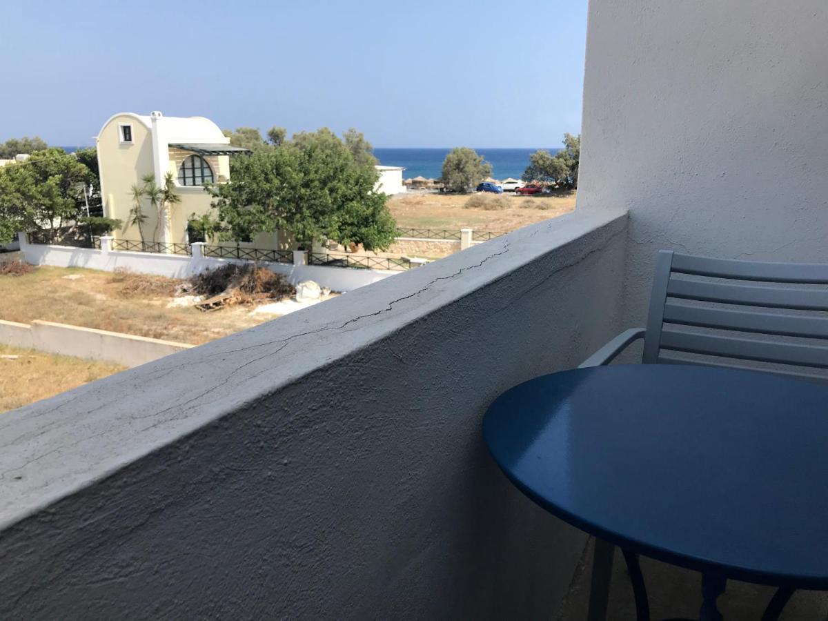 Thalassitis Coastal Apartments ペリヴォラス エクステリア 写真