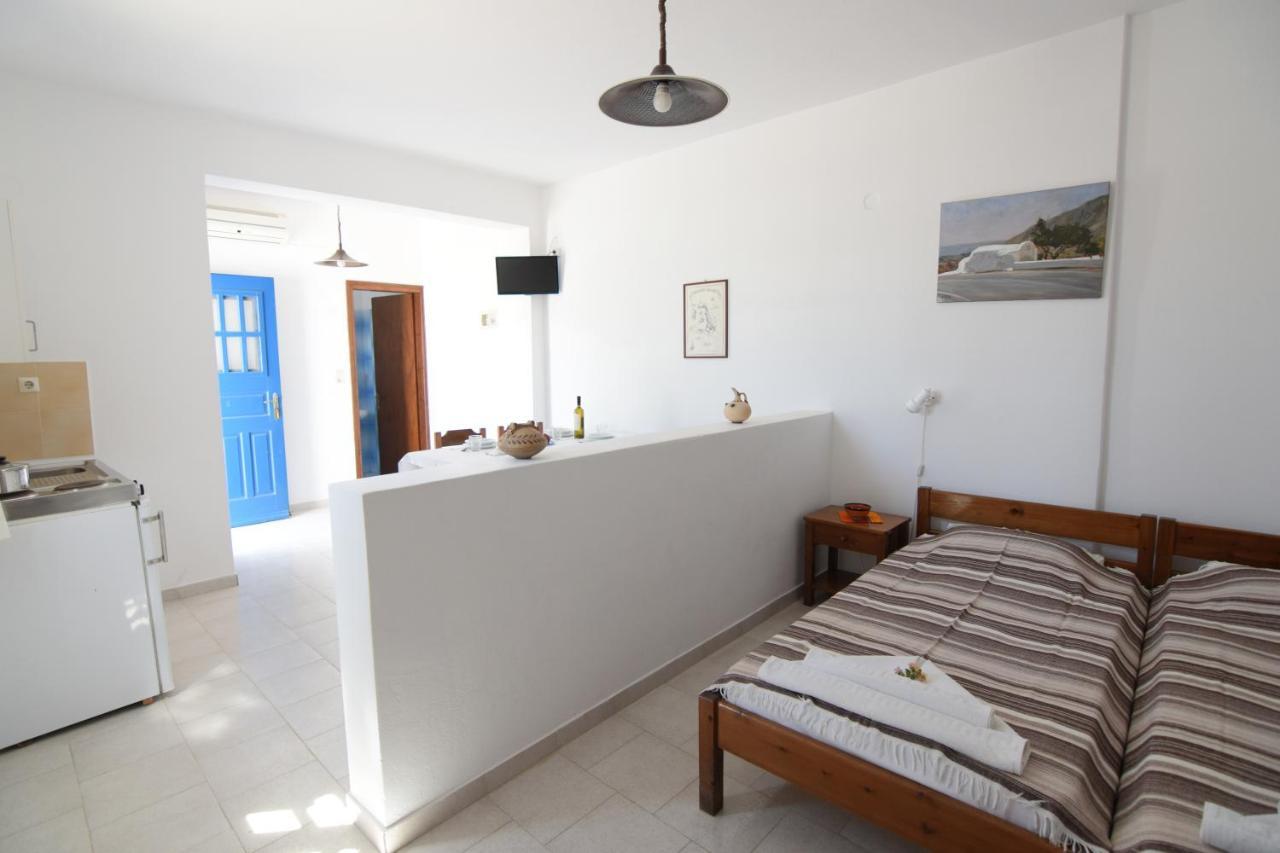 Thalassitis Coastal Apartments ペリヴォラス エクステリア 写真