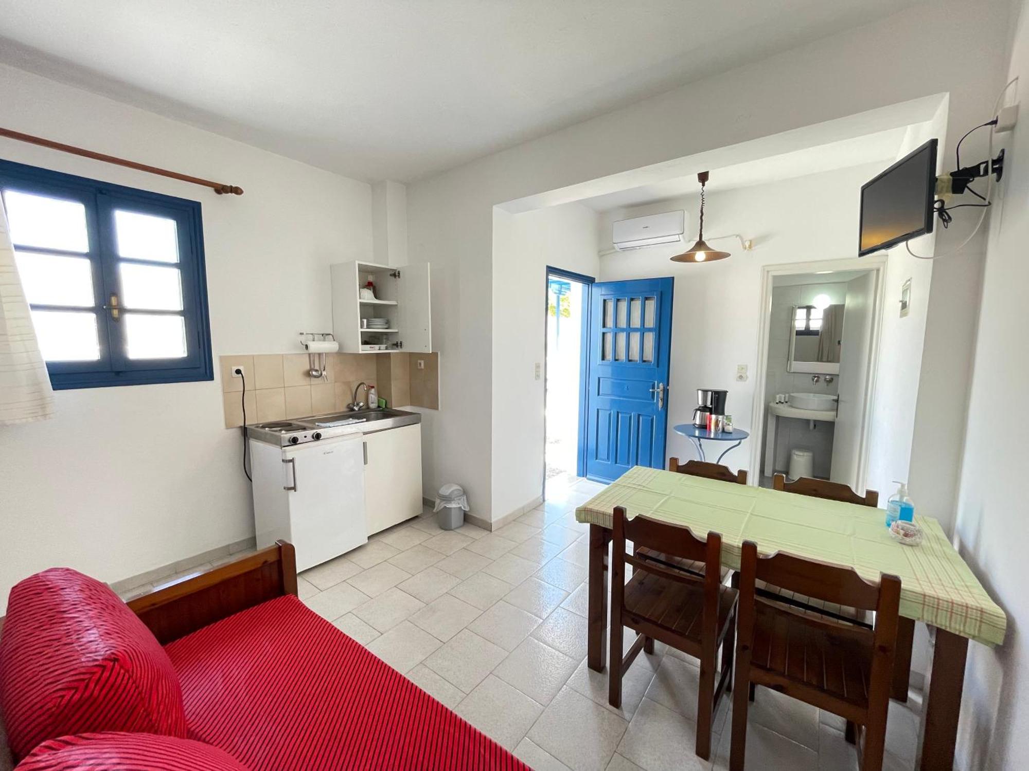 Thalassitis Coastal Apartments ペリヴォラス エクステリア 写真
