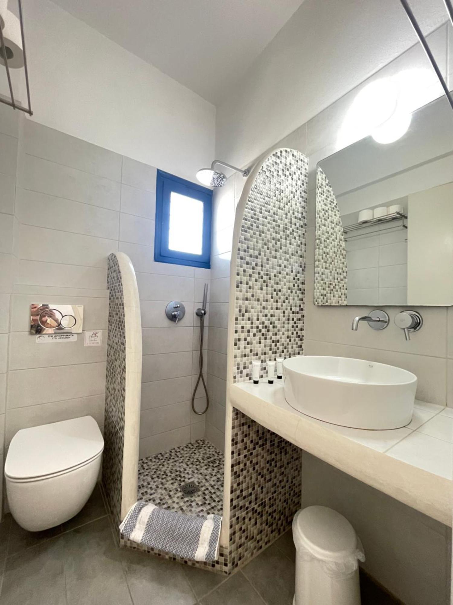 Thalassitis Coastal Apartments ペリヴォラス エクステリア 写真