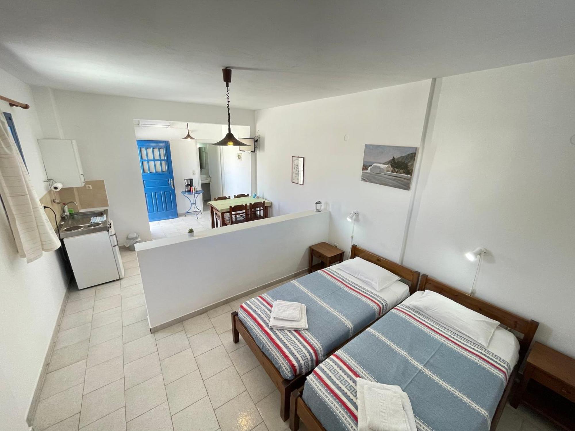 Thalassitis Coastal Apartments ペリヴォラス エクステリア 写真