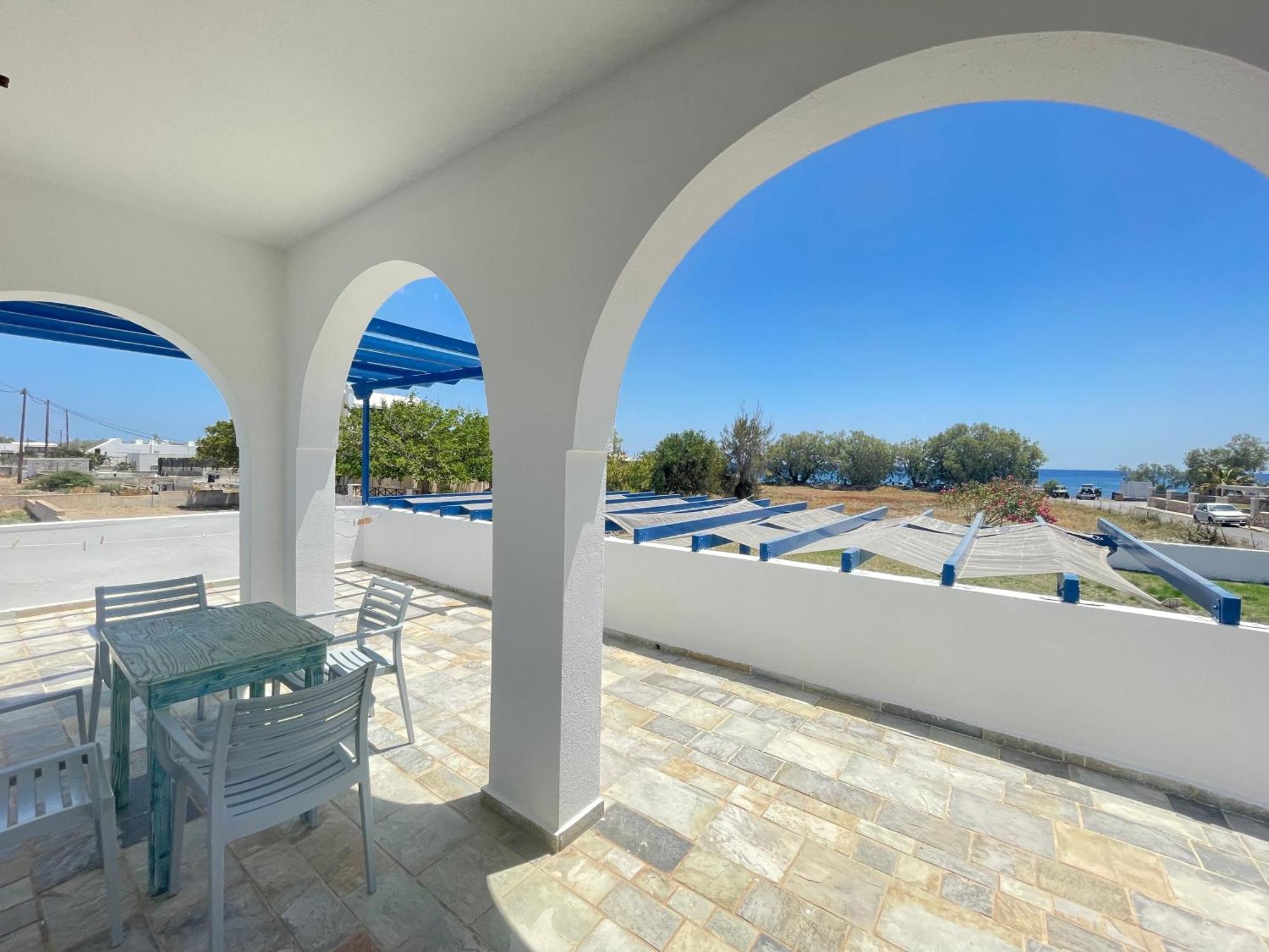 Thalassitis Coastal Apartments ペリヴォラス エクステリア 写真