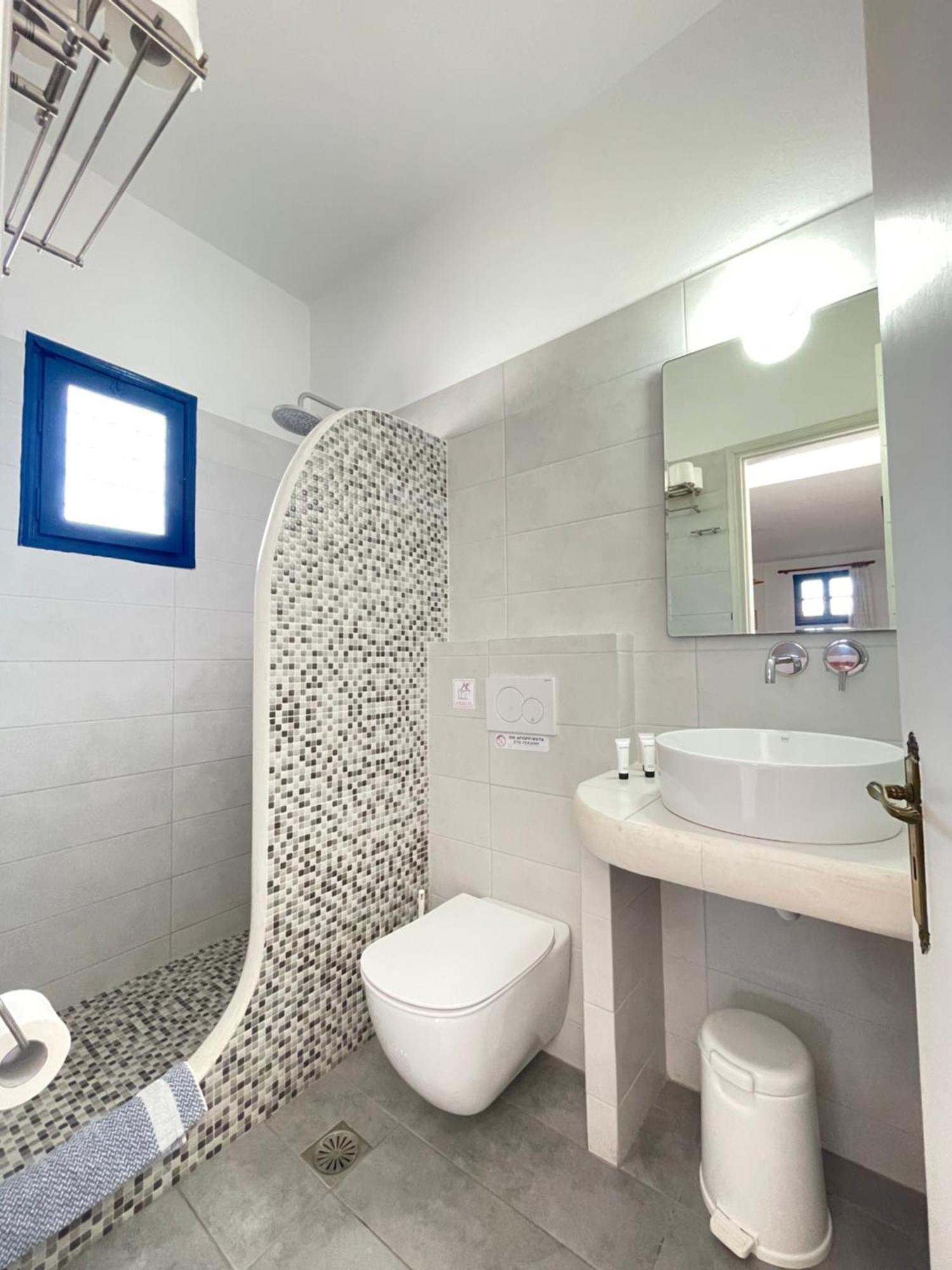 Thalassitis Coastal Apartments ペリヴォラス エクステリア 写真
