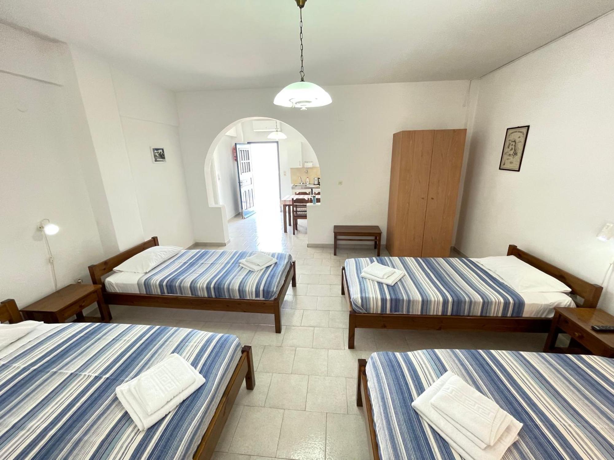 Thalassitis Coastal Apartments ペリヴォラス エクステリア 写真