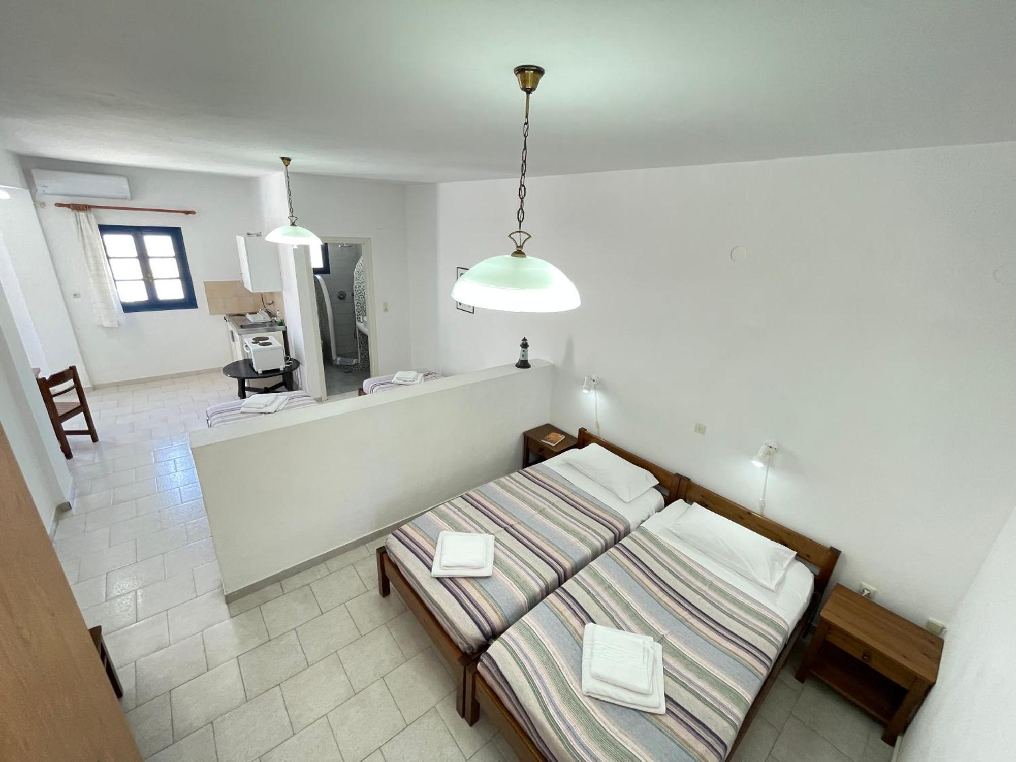 Thalassitis Coastal Apartments ペリヴォラス エクステリア 写真