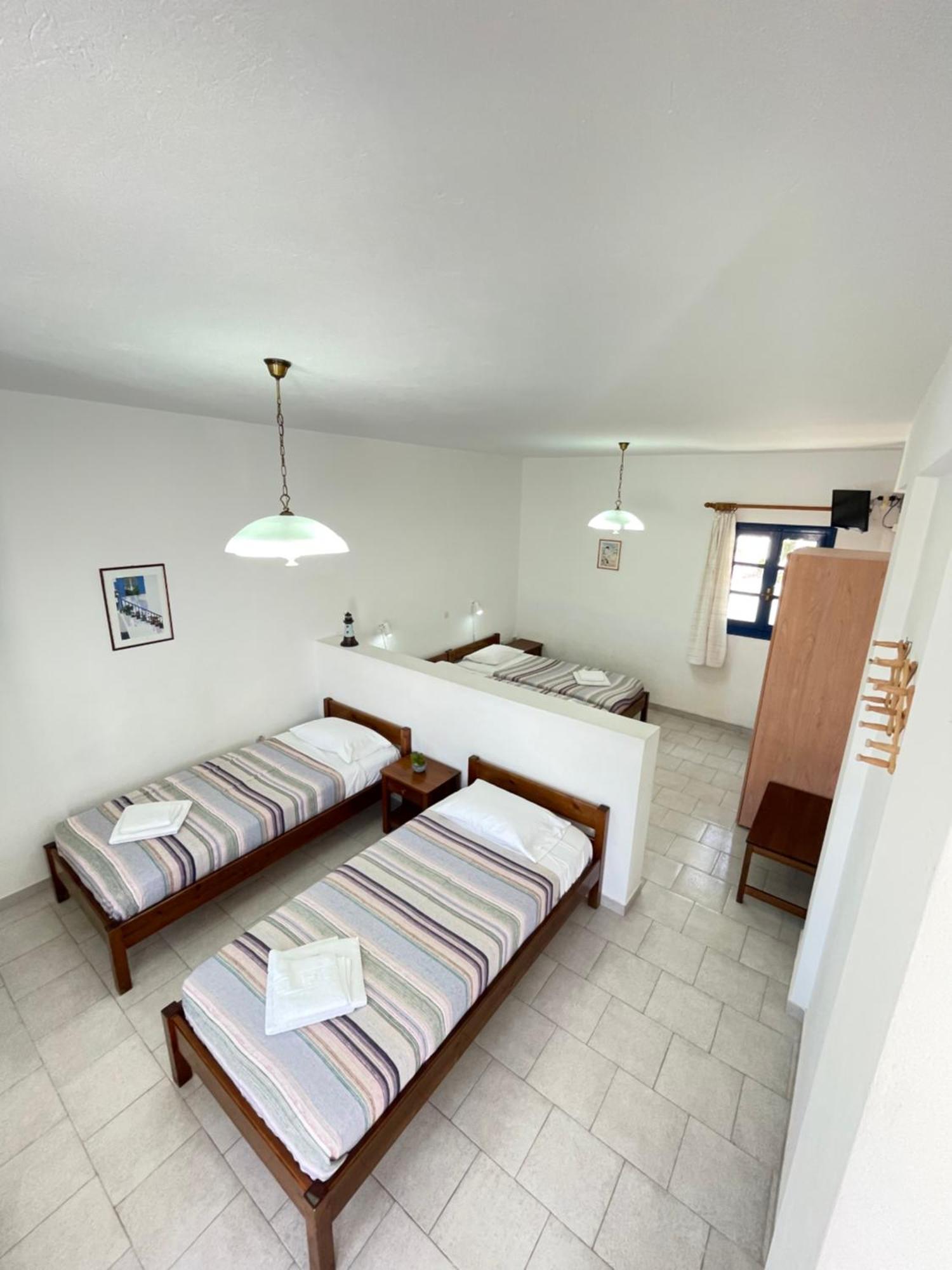 Thalassitis Coastal Apartments ペリヴォラス エクステリア 写真