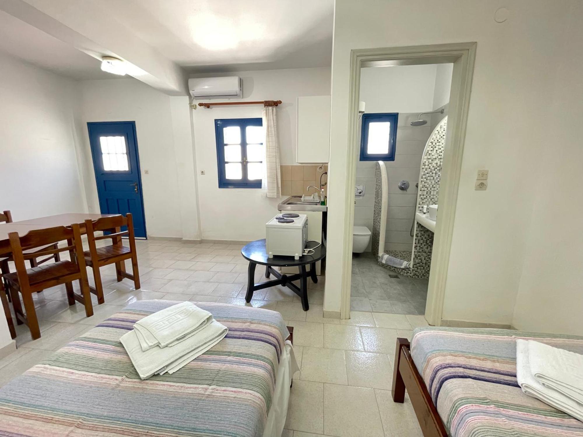 Thalassitis Coastal Apartments ペリヴォラス エクステリア 写真